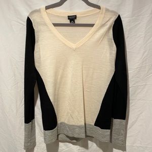 Club Monaco Cream/black/gray sweater